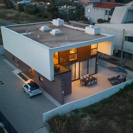 Luxury Bueno Villa *
