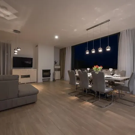 Luxury Bueno Villa