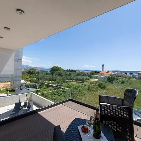 Luxury Bueno Villa *